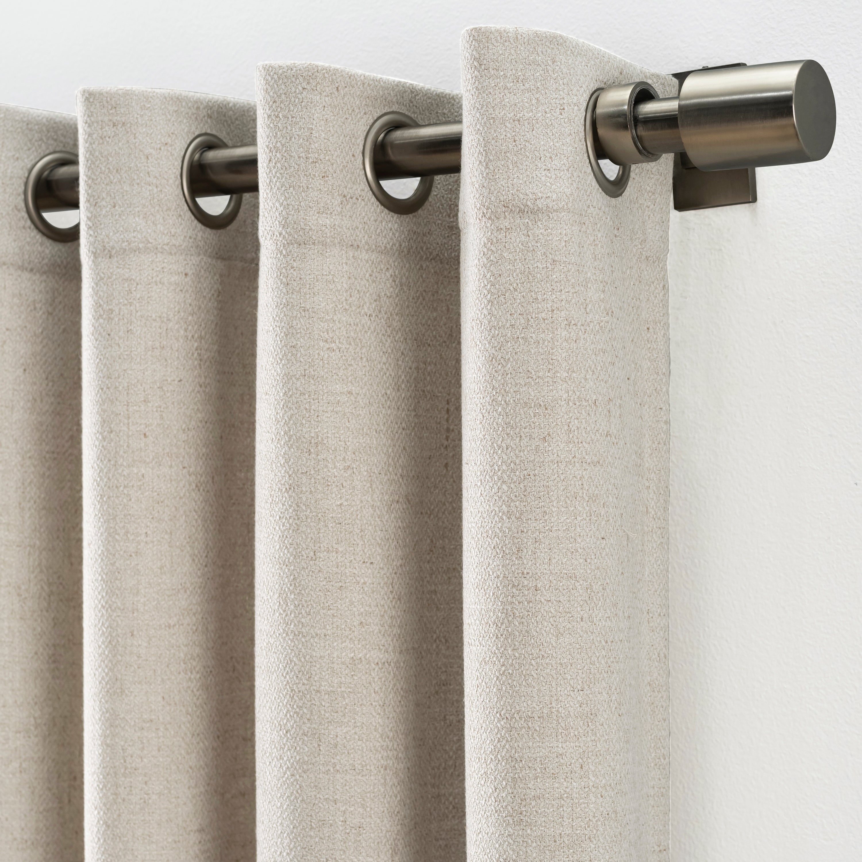 Ricardo Wovyn Grommet Panel