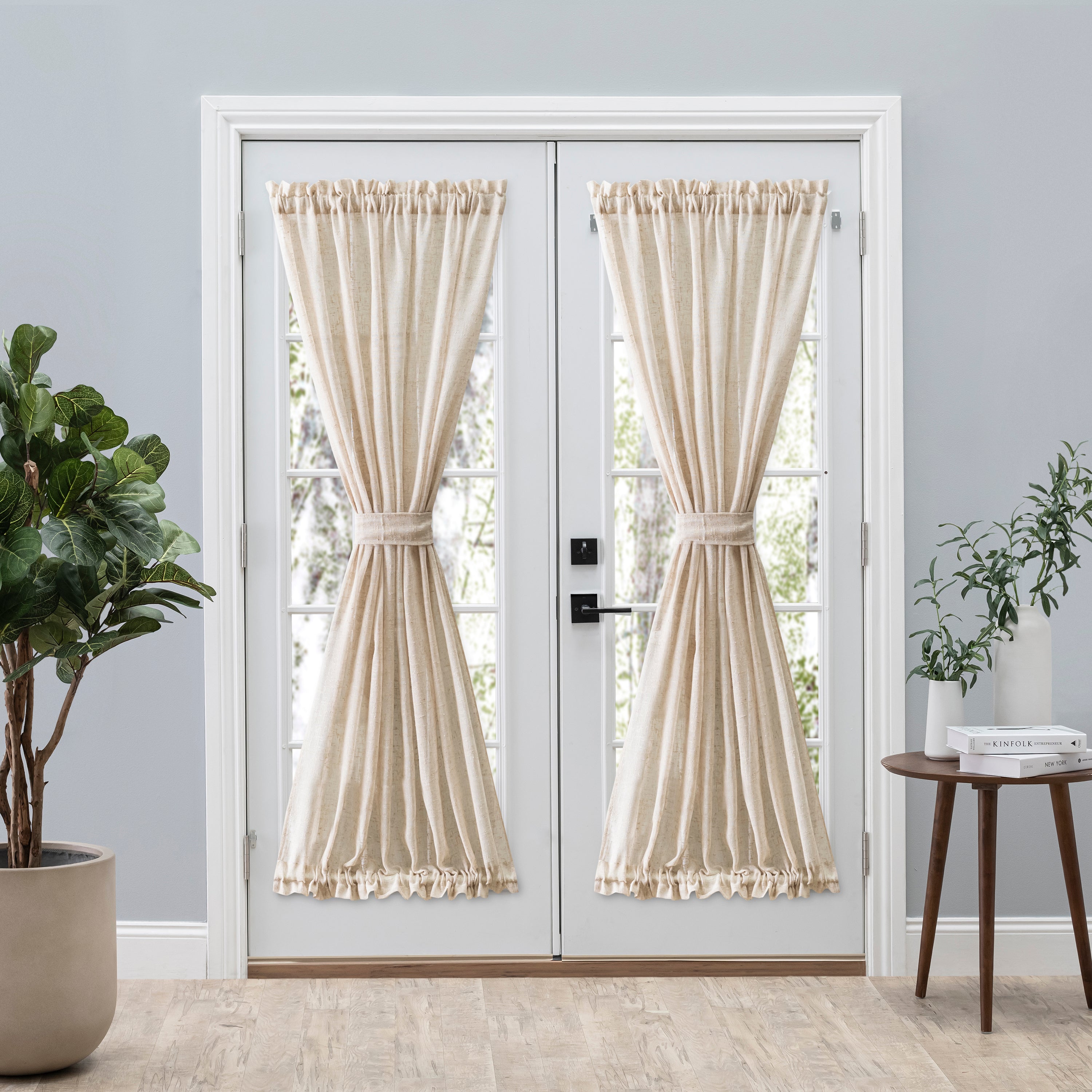 Shannon Door Panel w/Tie Back