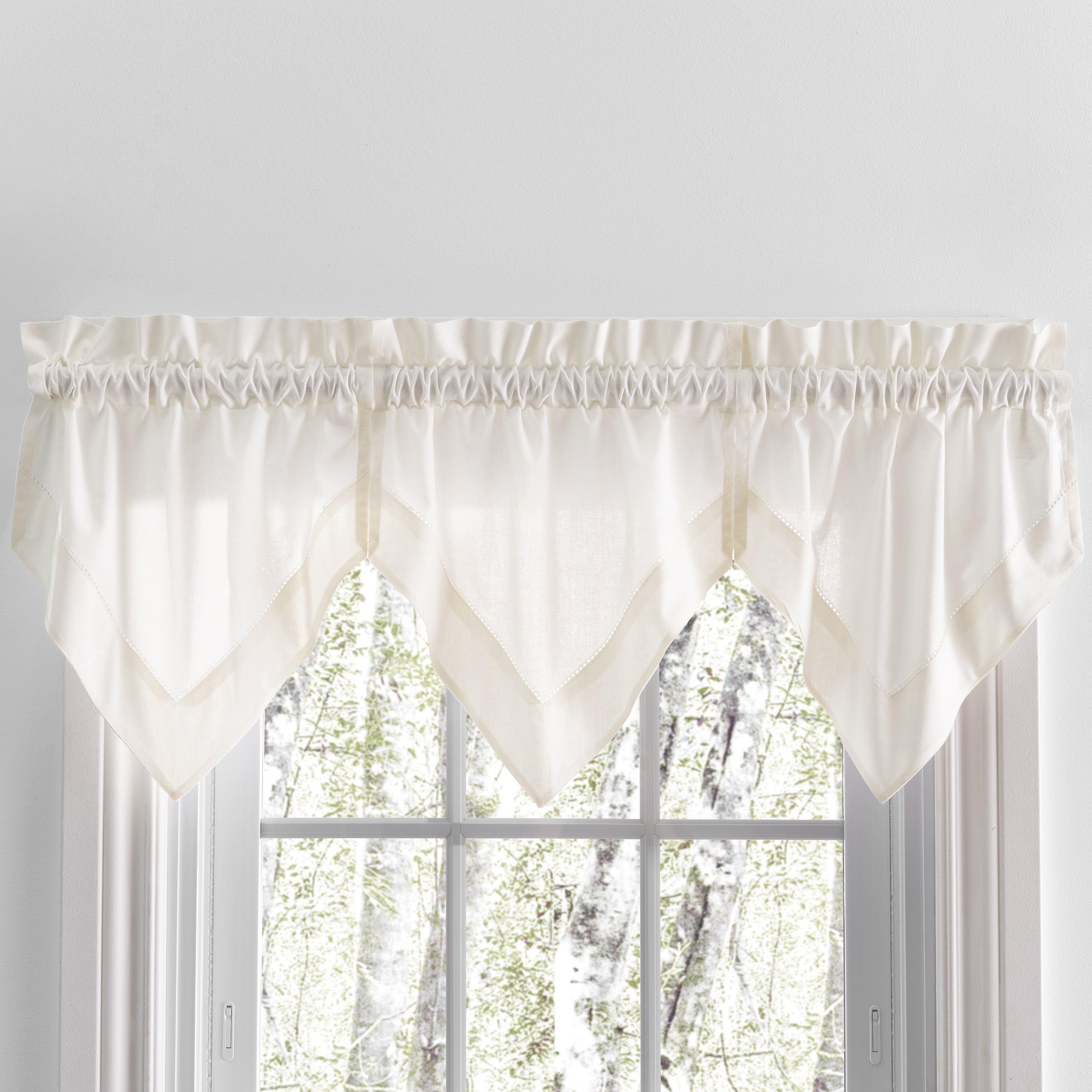 Simplicity 3pc Handkerchief Valance Set
